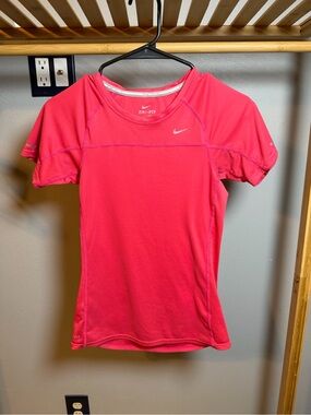 Nike Women's Hot Pink Short-Sleeve Dri-FIT Tee